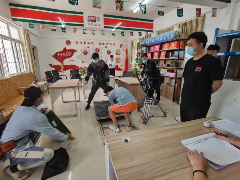 追星女孩心理学分析报告：容县广告片拍摄公司揭秘饭圈应援式传播逻辑